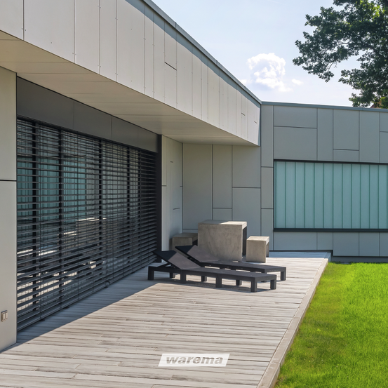 Bild enthält, Indoors, Interior Design, Grass