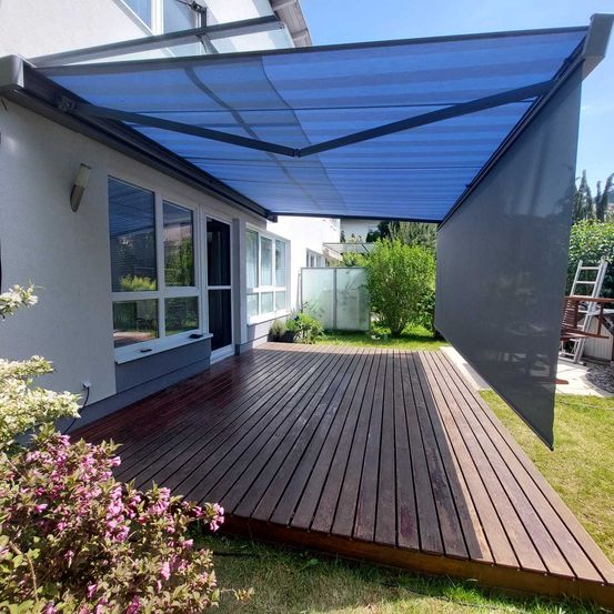 Bild enthält, House, Housing, Porch, Deck, Interior Design, Floor, Outdoors, Awning, Canopy