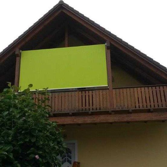 Bild enthält, Building, Shelter, Balcony, Plant, Car, Housing