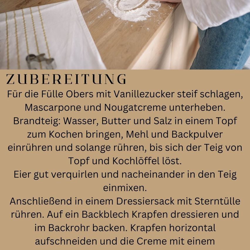 Eine Person bereitet Zutaten auf einer Holzarbeitsplatte vor. Mehl und Schneebesen liegen auf der Arbeitsplatte. Ein Rezept ist auf dem Bild abgebildet.