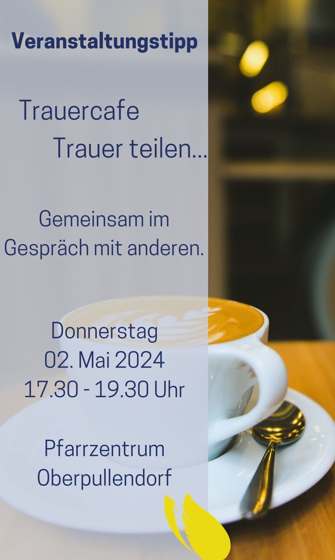 Bild enthält, Cup, Cutlery, Spoon, Beverage, Coffee, Coffee Cup, Text, Saucer