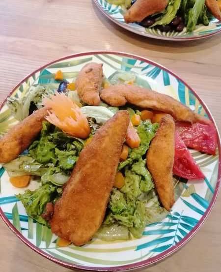 Bild enthält, Food, Food Presentation, Plate, Lunch, Meal, Fritters