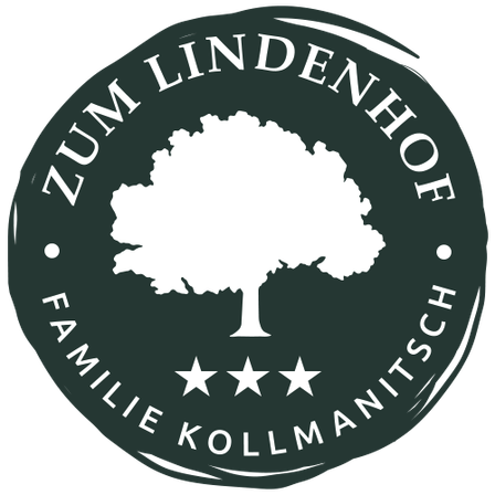 Das Logo von 'Zum Lindenhof Familie Kollmantsch' zeigt einen Baum in der Mitte mit drei Sternen darunter, auf schwarzem Hintergrund.