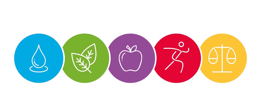 Eine Reihe von vier farbigen Kreisen, die jeweils verschiedene Symbole darstellen: Grün für Blätter, Lila für einen Apfel, Rot für eine laufende Figur und Blau für ein abstraktes Symbol.