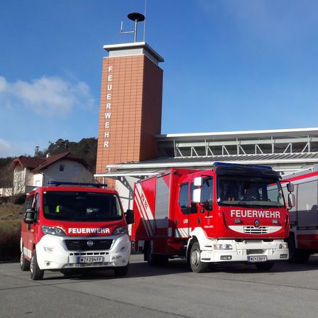 Bild enthält, Transportation, Truck, Vehicle, Fire Station, Fire Truck, Car, Machine, Wheel