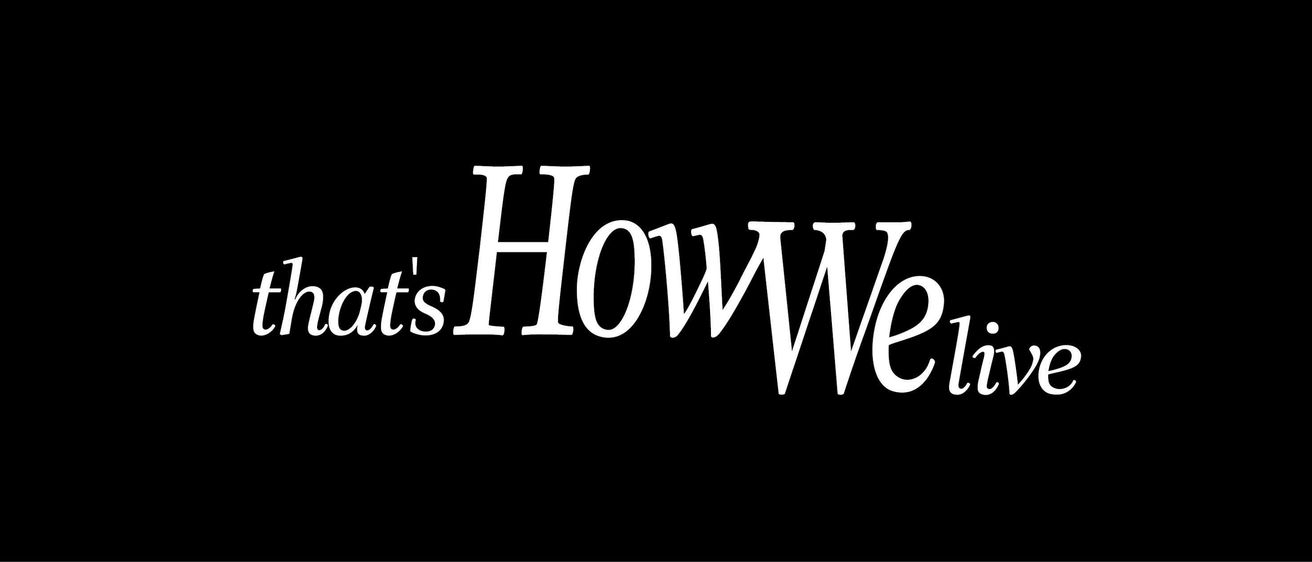 Ein schwarzer Hintergrund mit weißem Text, der 'How We' lautet. Der Text ist in einer modernen, serifenlosen Schriftart gestylt.