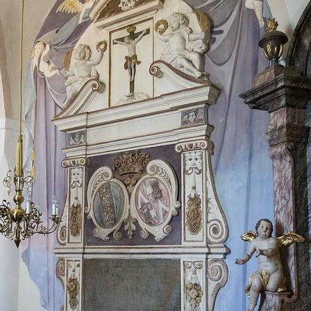 Bild enthält, Altar, Church, Prayer, Baby, Person, Face, Head, Painting