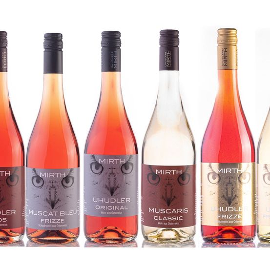 Bild enthält, Alcohol, Beverage, Bottle, Liquor, Wine, Wine Bottle, Beer, Food, Ketchup, Red Wine