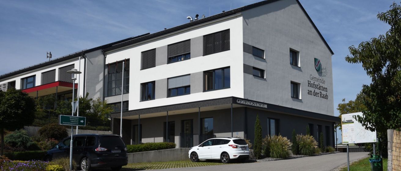 Bild enthält, City, Car, Housing, Office Building, Urban, House, Suburb, Wheel, Condo, Road