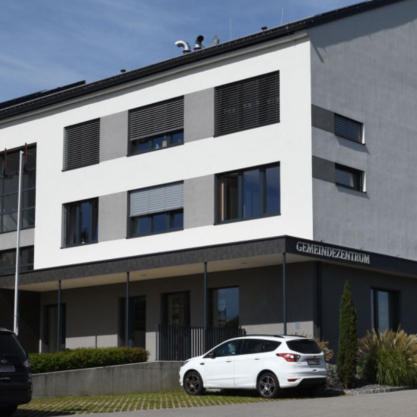 Bild enthält, City, Car, Housing, Office Building, Urban, House, Suburb, Wheel, Condo, Road