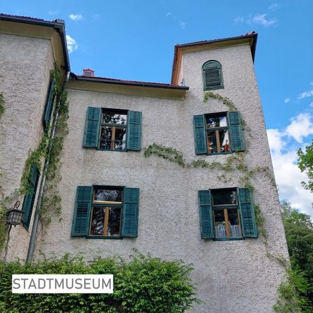 Bild enthält, Architecture, Building, House, Housing, Villa, Home Damage, Window - Broken, Window