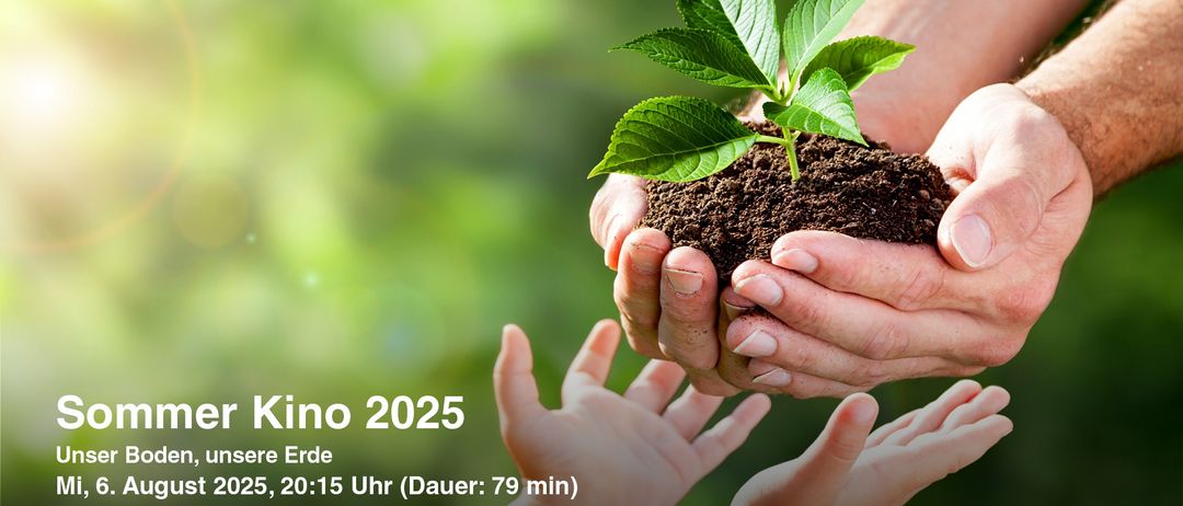 Zwei Hände halten ein junges Bäumchen vor einem grünen Hintergrund. Es steht: "fino 2025" und "Erde". Die Zeit ist 20:15 Uhr.