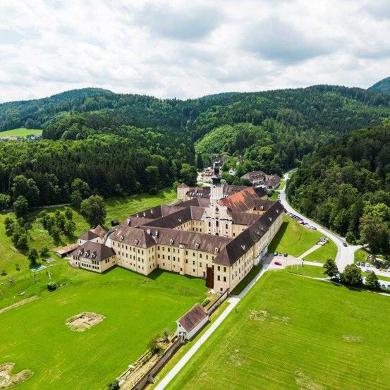 Bild enthält, Architecture, Building, Outdoors, Housing, House, Manor