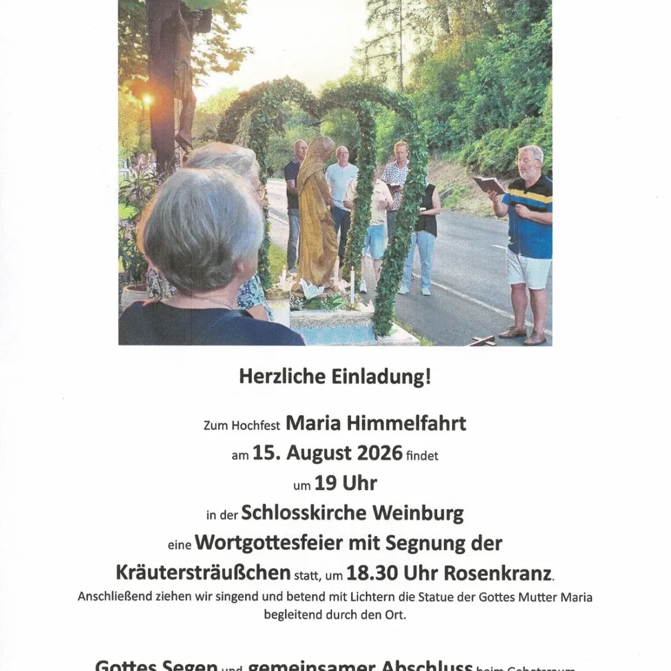Ein Plakat für das Maria Himmelfahrt-Fest am 15. August 2026 um 19 Uhr, mit einer Statue eines Heiligen, einer Gruppe von Menschen und einer malerischen Kulisse.