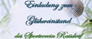 Einladung zum Weihnachtsmarkt des Sportvereins Rausdorf am 13. und 14.12.2025 ab 15 Uhr. Warme Geschenke und Glühwein werden angeboten. Eine kleine Weihnachtsfigur mit Santamütze hält ein Geschenk.