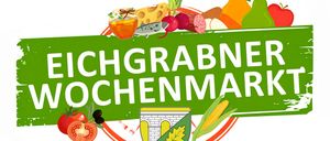 Logo des Eichgrabner Wochenmarkts mit verschiedenen Früchten, Gemüse und Käse auf grünem Hintergrund. Ein Schild mit einem Blatt und einer Brücke in der Mitte.