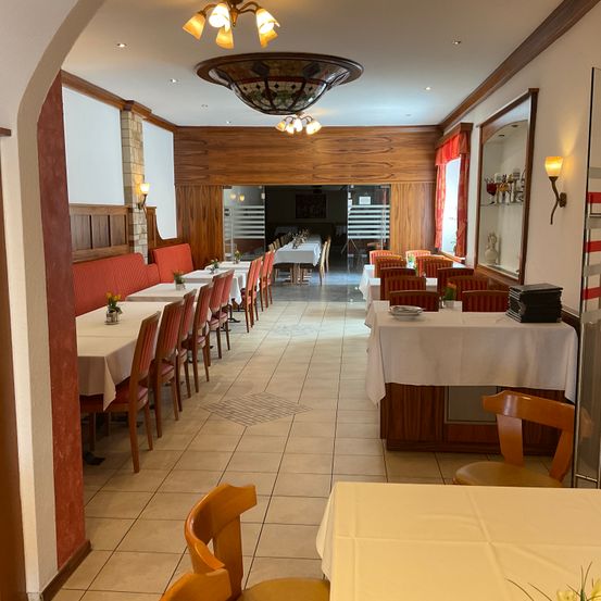 Indoors, Restaurant, Floor, Flooring, Interior Design, Cafeteria, Wood, Building, Dining Table, Dining Room