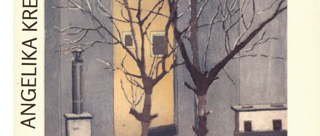 Ein Bild zeigt ein Plakat für ein Jazz-Trio-Event mit drei Musikern. Der Hintergrund zeigt einen Baum vor einem Gebäude. Der Text enthält den Namen 'Angelika Kreilinger' und Veranstaltungsdetails.