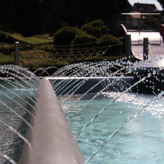 Bild enthält, Architecture, Fountain, Water