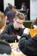 Bild enthält, Boy, Male, Person, Teen, Child, Game, Chess