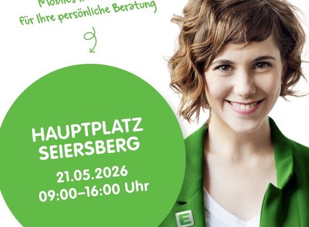 Eine Frau in einer grünen Jacke mit einem weißen T-Shirt lächelt. Sie ist bei der Veranstaltung Hauptplatz Seiersberg am 21.05.2026 von 9:00 bis 16:00 Uhr. Besuchen Sie unser Mobiles Info Center für persönliche Beratung.