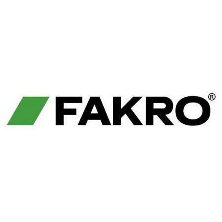Das Logo von FAKRO ist in Schwarz mit einem grünen Pfeil nach links abgebildet.