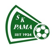 Das SK PAMA-Logo, gegründet 1924, zeigt einen grünen Fußeball in der Mitte mit einer dreieckigen Form auf der linken Seite.