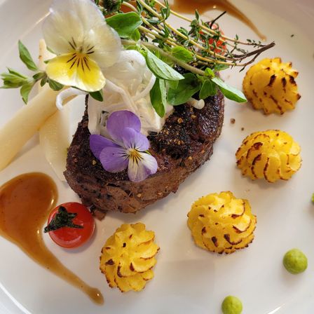 Bild enthält, Food, Food Presentation, Ball, Sport, Tennis, Tennis Ball, Plate