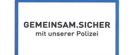Flyer für einen Sicherheitsabend im Weinmuseum. Der Vortrag behandelt Gefahren im Internet und andere Sicherheitsthemen. Er findet am 2026 März um 18:00 Uhr statt. Veranstaltungsort ist Museum 7546 Moschendorf, Pinkatal Weinstraße 1. Veranstalter Georg Pesendorfer, MSc. Kontakt: Augustin Muhr und Insp. Sascha KDL. Gemeinsam.sicher mit unserer Polizei.