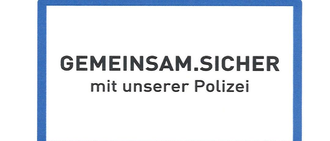 Flyer für einen Sicherheitsabend im Weinmuseum. Der Vortrag behandelt Gefahren im Internet und andere Sicherheitsthemen. Er findet am 2026 März um 18:00 Uhr statt. Veranstaltungsort ist Museum 7546 Moschendorf, Pinkatal Weinstraße 1. Veranstalter Georg Pesendorfer, MSc. Kontakt: Augustin Muhr und Insp. Sascha KDL. Gemeinsam.sicher mit unserer Polizei.