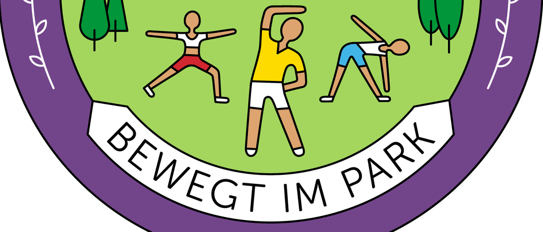 Ein kreisförmiges Logo zum 10-jährigen Jubiläum mit Menschen, die im Park Yoga praktizieren, und Gebäuden im Hintergrund.