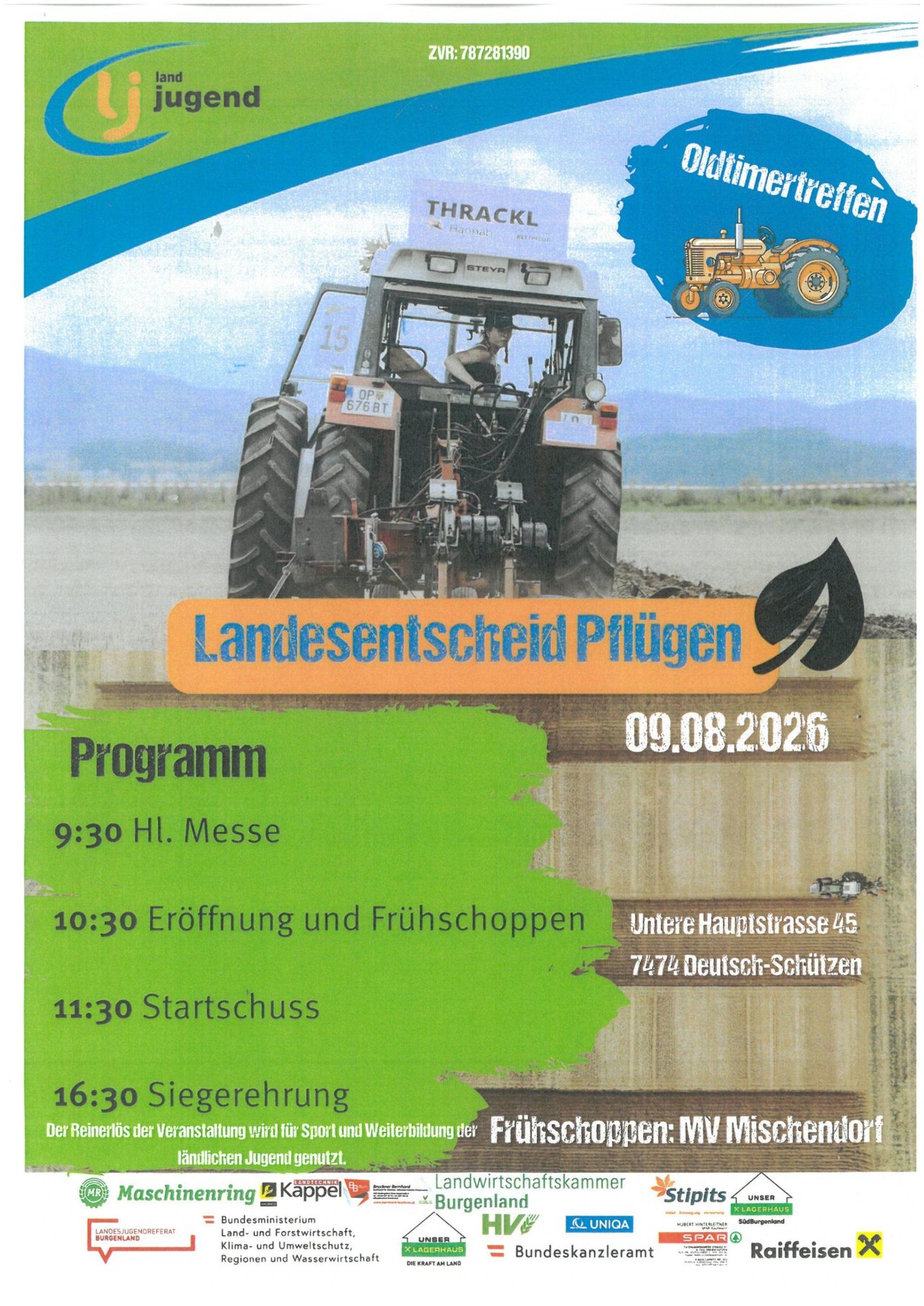Plakat für eine Traktorveranstaltung am 9. August 2026 mit einem Traktor, einer Person am Steuer, einem Zeitplan und einem Veranstaltungsort.