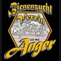Ein Logo für Bienenzucht Verein Anger, das eine Biene in einem Sechseck zeigt, mit dem Text 'seit 1931' darunter. Das Logo ist auf schwarzem Hintergrund gesetzt.