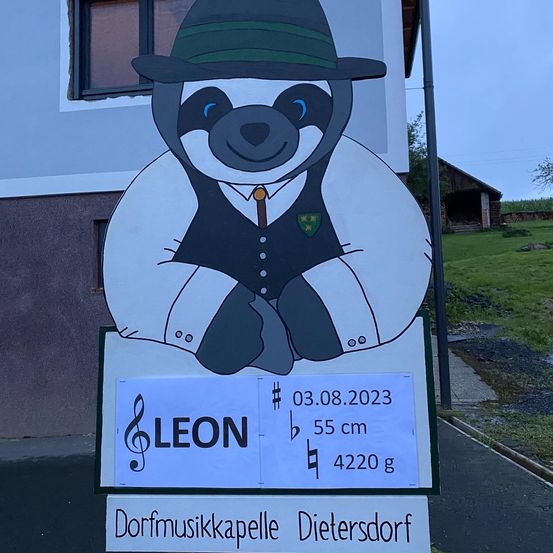 Bild enthält, Advertisement