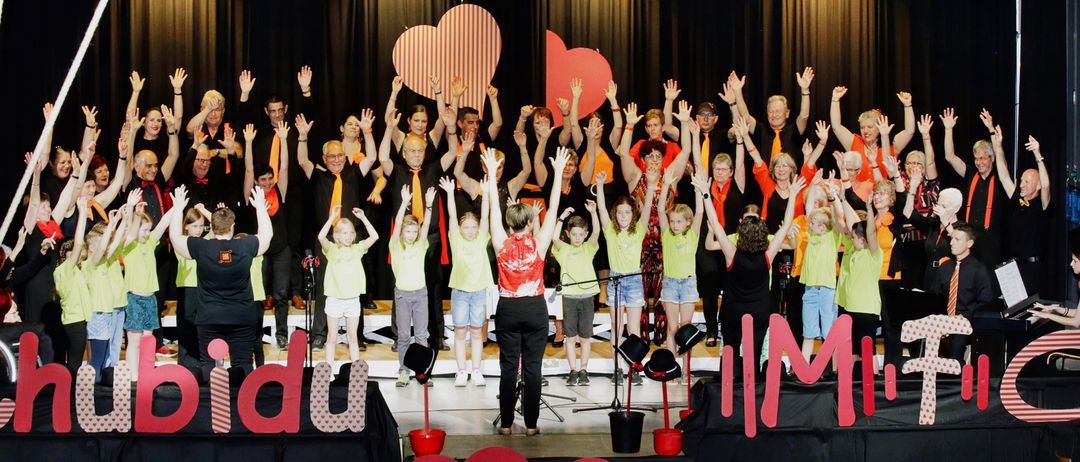 Bild enthält, People, Person, Celebrating, Group Performance