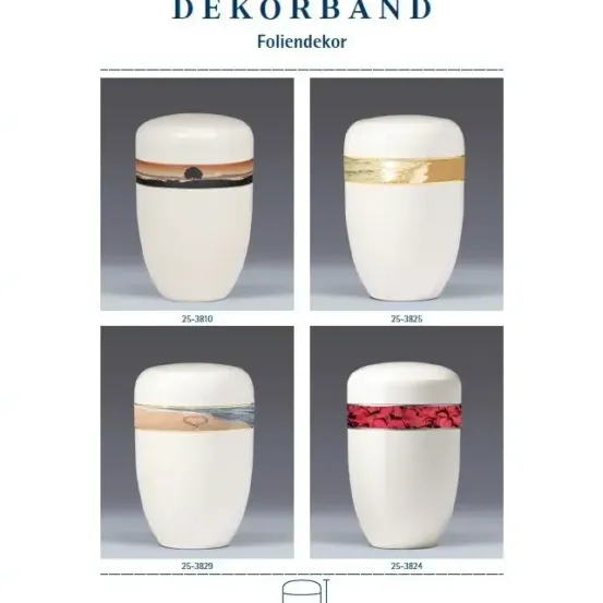 Eine Katalogseite zeigt vier Urnen mit dekorativen Bändern: Die erste Urne hat ein Baumdesign, die zweite hat einen goldenen Streifen, die dritte hat ein rotes Blumendesign und die vierte hat einen silbernen Streifen. Jede Urne hat einen Produktcode und Abmessungen.