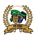 Ein Logo zum 100-jährigen Jubiläum von Theaterrunde in der Volksbühne St. Josef, mit einer Maske und einer Schleife mit einem Lorbeerkranz.