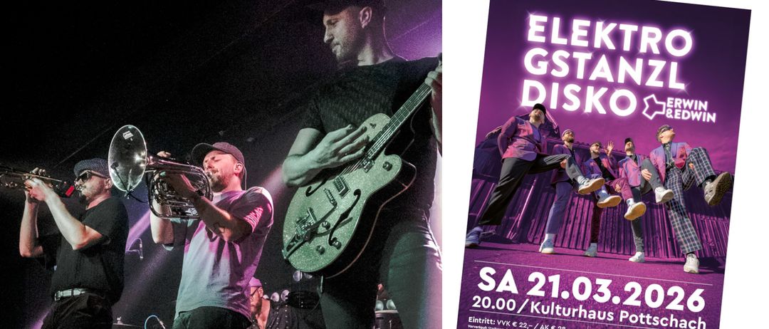 Ein Mann singt in ein Mikrofon, während ein anderer eine Gitarre auf der Bühne spielt. Ein Plakat zeigt einen Mann auf der Bühne mit einer Gitarre.