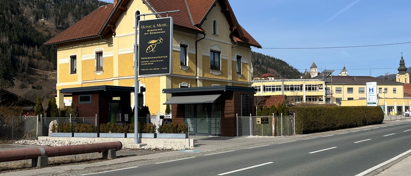 Bild enthält, Road, Tarmac, City, Street, Urban, Freeway, Highway, Building, Neighborhood, Suburb