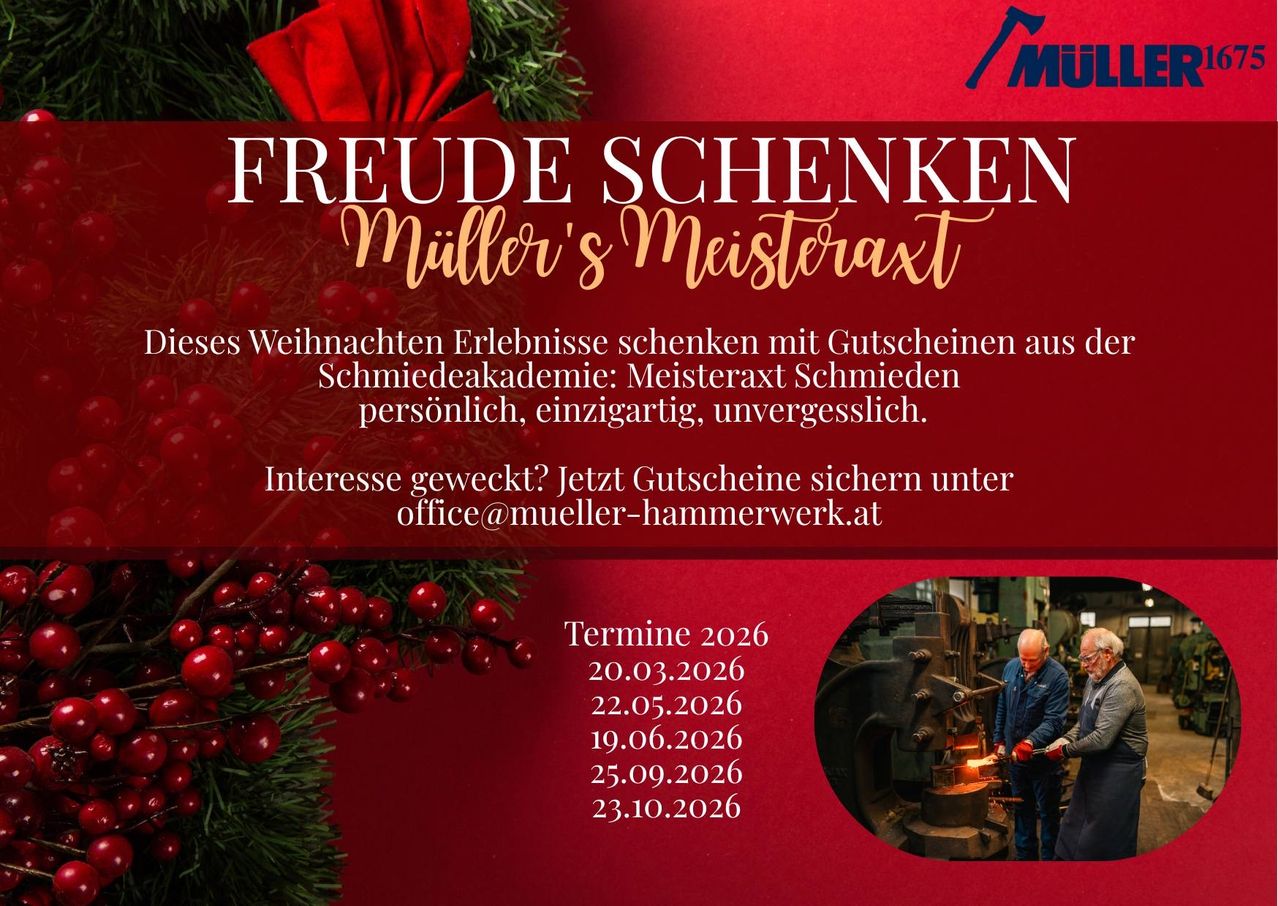 Werbung für Muller's Meisteraxt, ein Schmiedeerlebnis, mit rotem Hintergrund und festlichen Elementen. Das Bild zeigt Schmiede bei der Arbeit.
