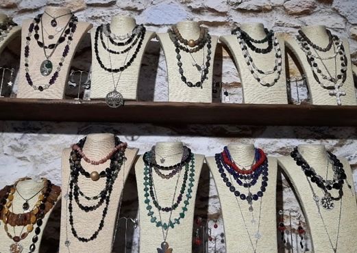 Bild enthält, Art, Handicraft, Accessories, Jewelry, Necklace