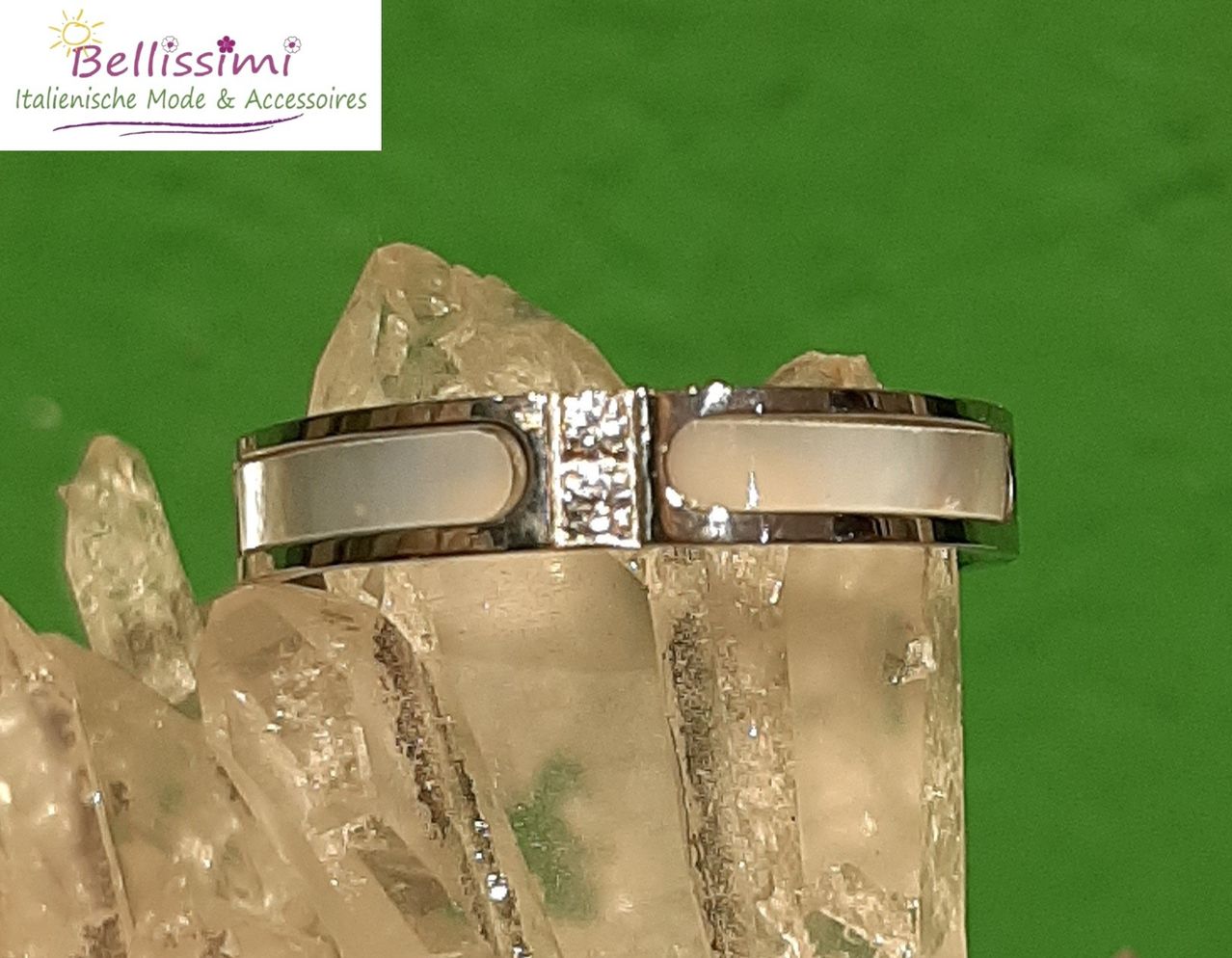 Bild enthält, Crystal, Accessories, Diamond, Gemstone, Jewelry, Mineral, Quartz, Wristwatch