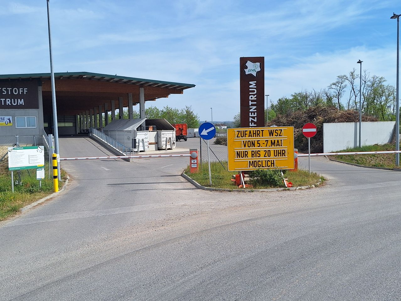 (c) Amt der NÖ Landesregierung Straßenmeisterei Kirchberg/Wagram Straßenmeister