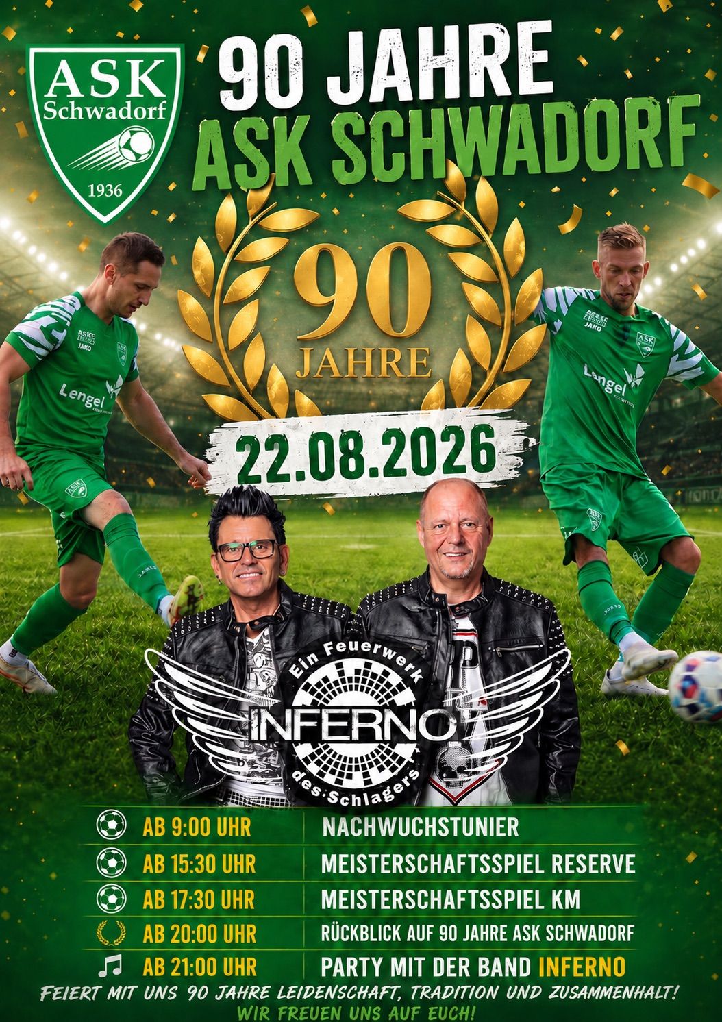 Plakat für das 90-jährige Jubiläum des Fußballvereins ASK Schwadorf am 22. August 2026 mit zwei Männern in Lederjacken und zwei Fußballspielern in grünen Trikots.