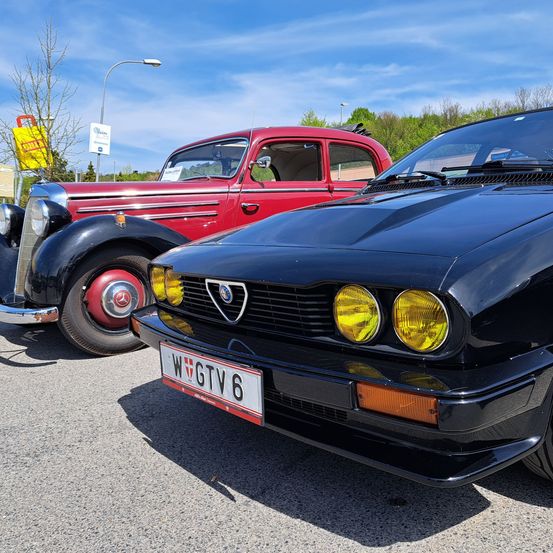 Bild enthält, Machine, Spoke, Car, Coupe, Sports Car, Vehicle, Alloy Wheel, Tire, Wheel, Person