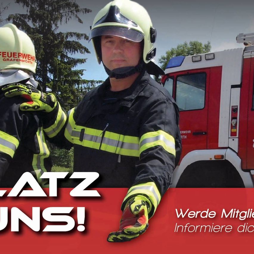 Bild enthält, Adult, Male, Man, Person, Helmet, Glove, Face, People, Vehicle, Fire Truck