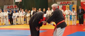 Bild enthält, Person, Adult, Male, Man, Judo, Martial Arts, Sport, Karate, Face, Head