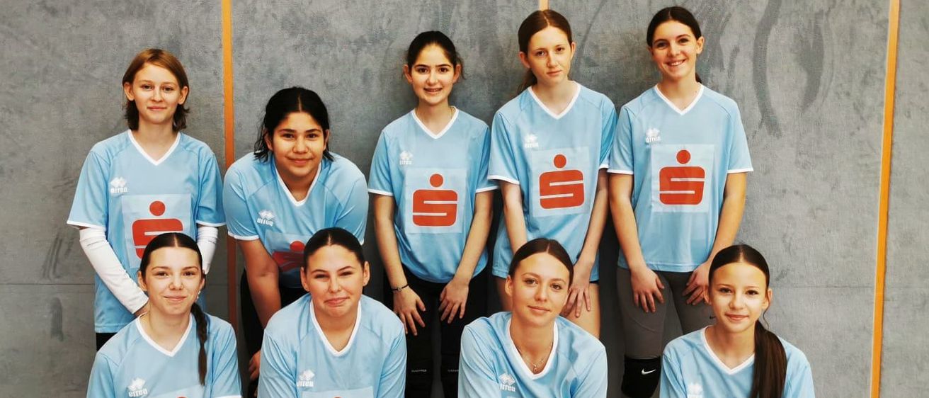 Bild enthält, People, Person, Groupshot, Team, Boy, Male, Teen, Adult, Female, Woman