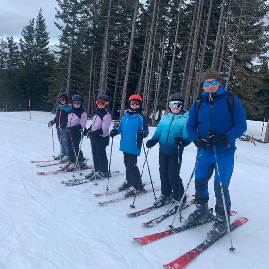 Bild enthält, Nature, Outdoors, Person, Snow, Adult, Male, Man, Skiing, Glove, Shoe