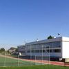 Bild enthält, Field, Architecture, Building, Grass, Plant